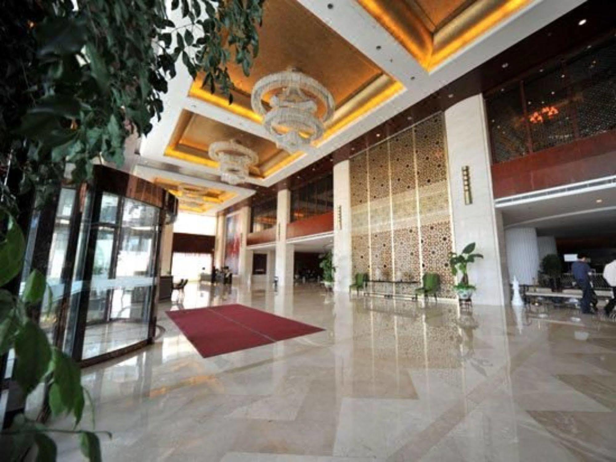 S&N Dalian Hotel Екстер'єр фото