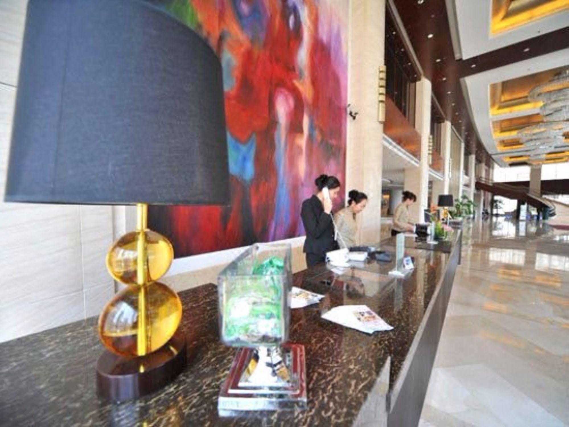 S&N Dalian Hotel Екстер'єр фото
