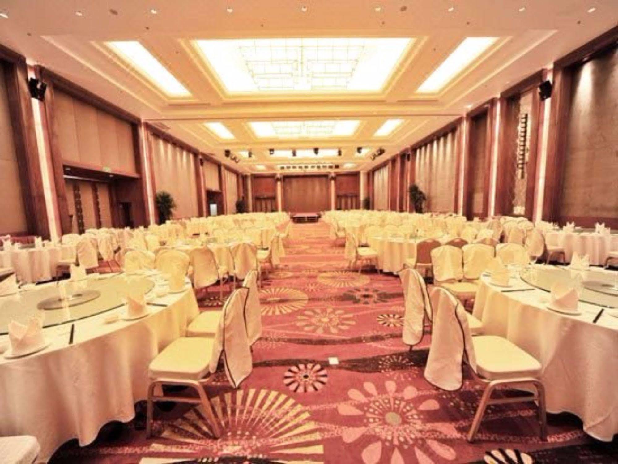 S&N Dalian Hotel Екстер'єр фото