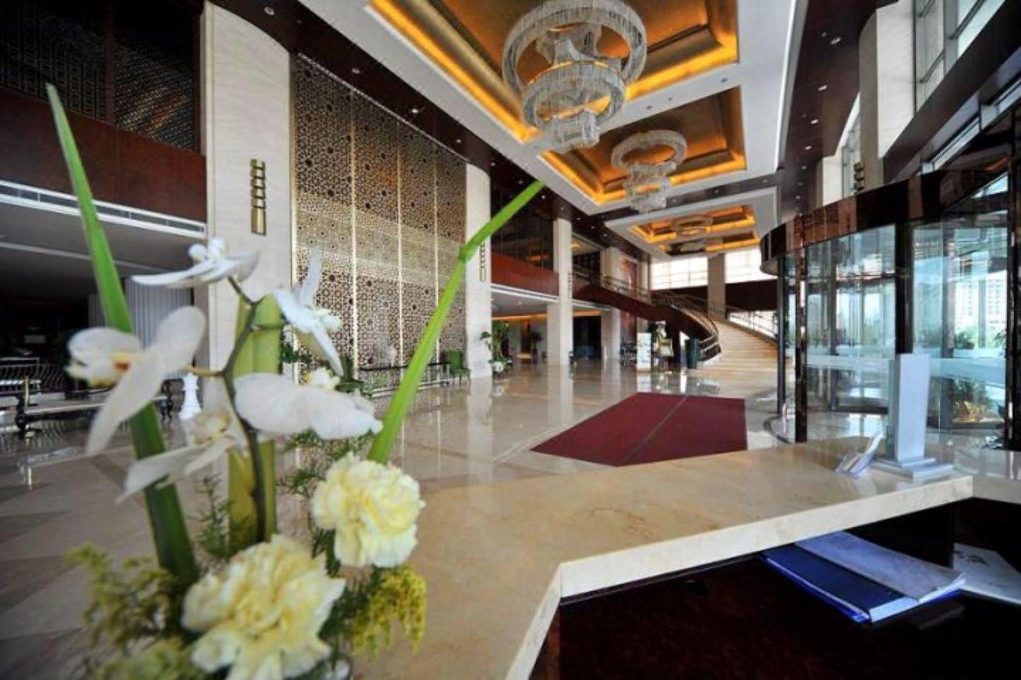 S&N Dalian Hotel Екстер'єр фото